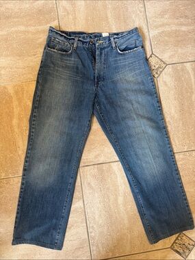 Classic Straight-Leg Men's Jeans in Faded Blue
